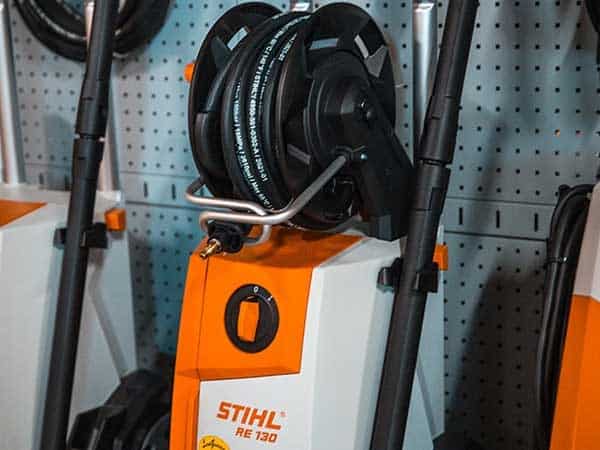 fornitura-aspirafoglie-a-batteria-modena-bologna